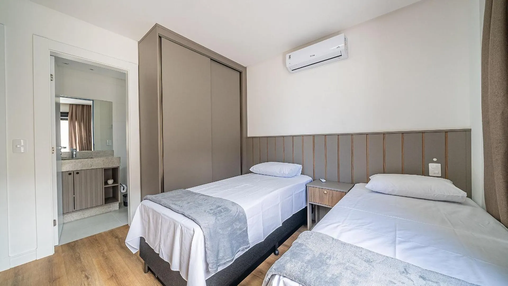 Apartment Bellmare Residence Mariscal Bombinhas Brazil